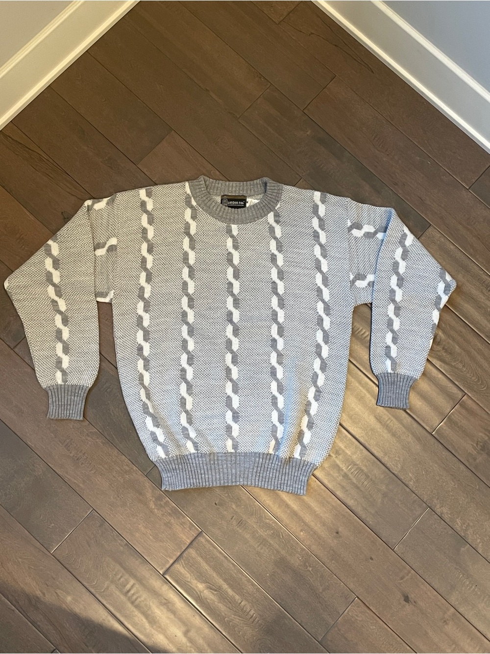 Vintage 80s/90s London Fog Gray/White Birdseye/Chain Print Sweater - Size Medium